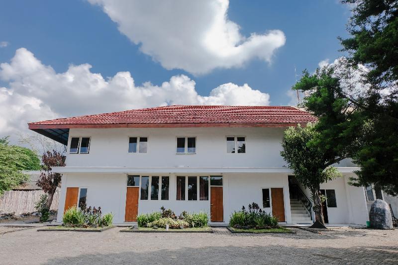 Oyo 888 Grand Ijen Guest House Malang Exterior photo