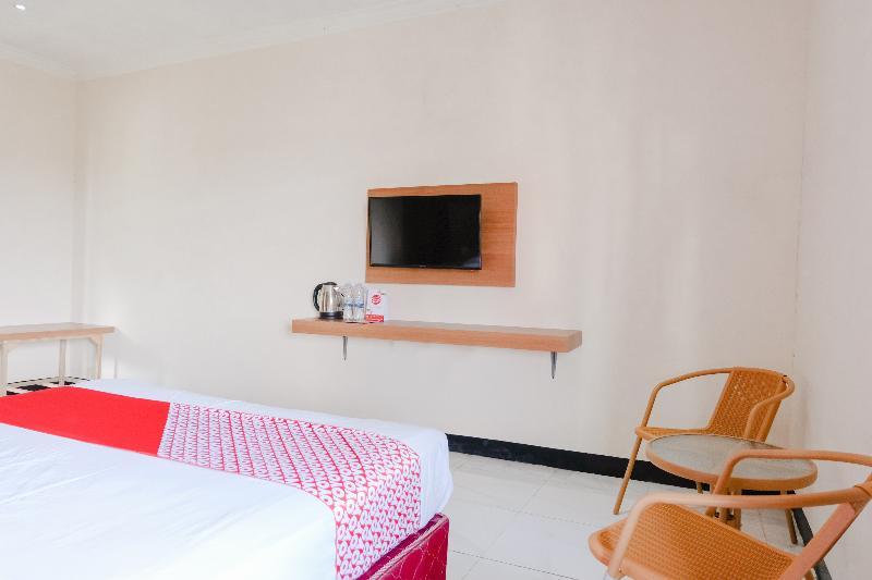 Oyo 888 Grand Ijen Guest House Malang Exterior photo